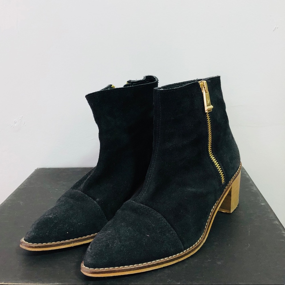 Report booties suede